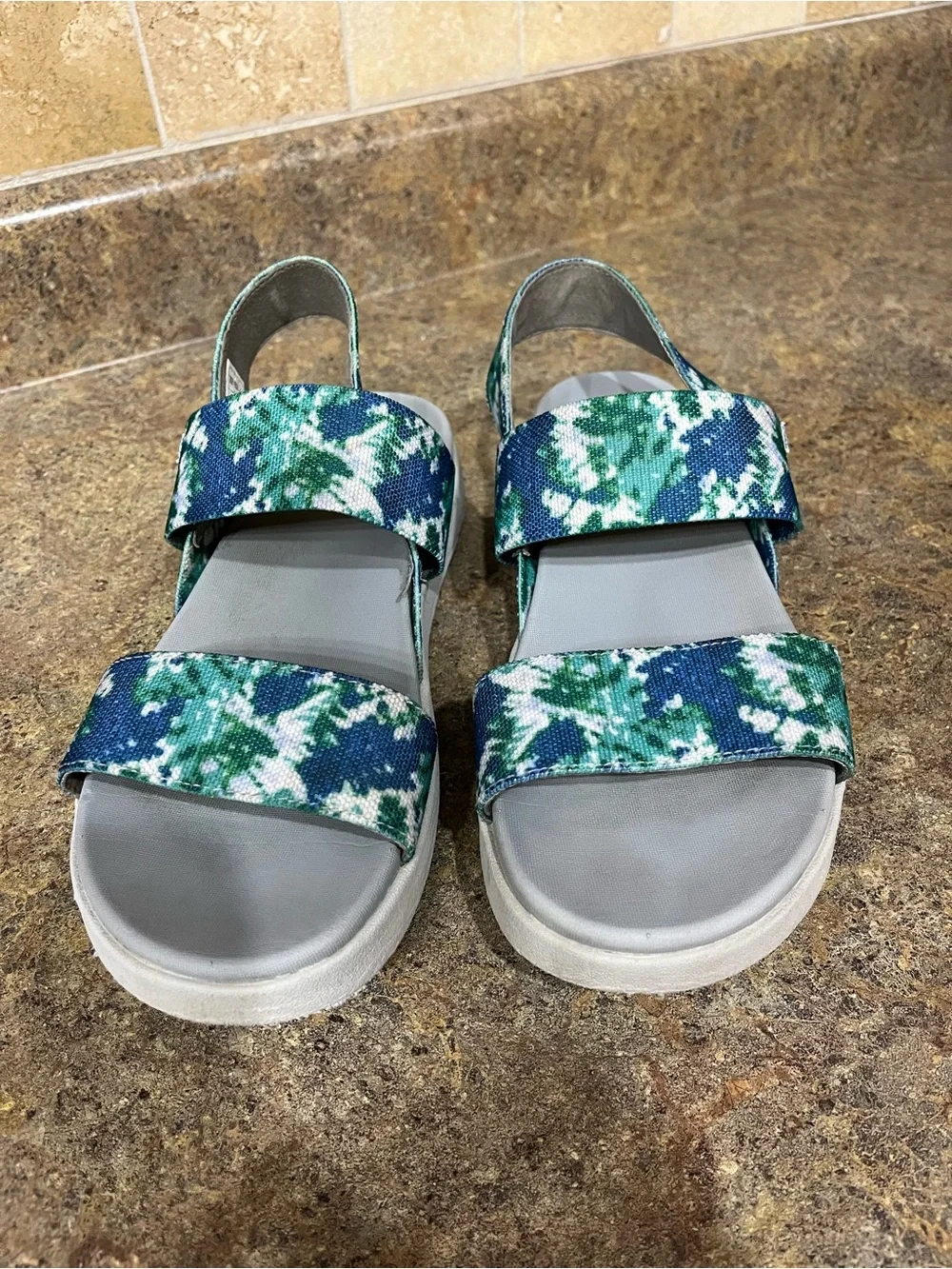 KEEN Elle Backstrap Sandals Women’s 9.5 Porcelain Tie Dye Blue Green Vacation